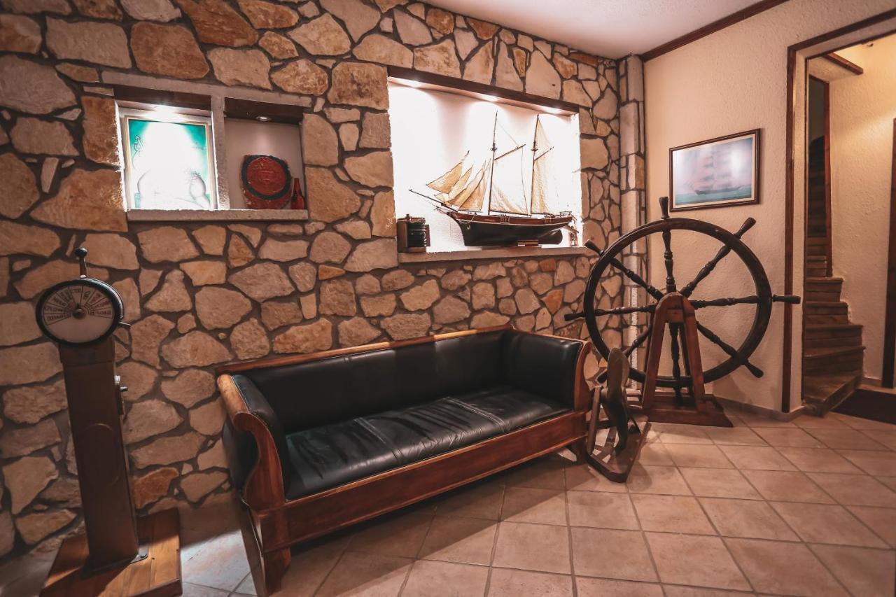 Karnagio Vasilas Apartment
